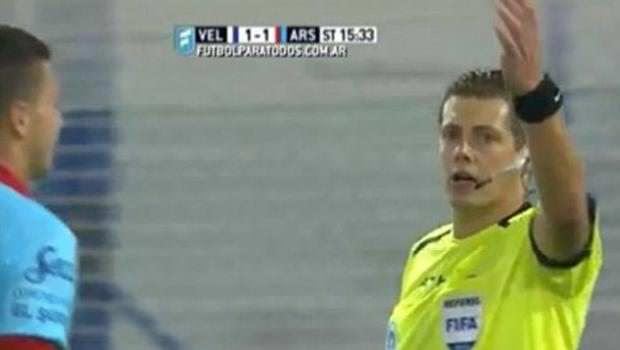 Futbol sahalarında bu da görüldü!