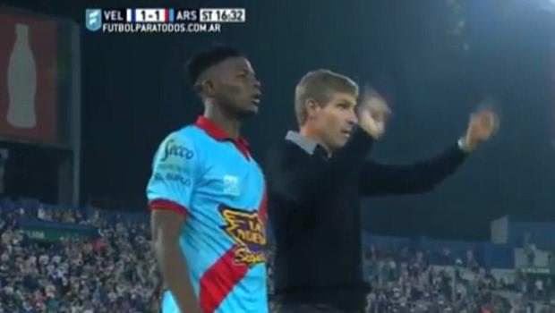 Futbol sahalarında bu da görüldü!