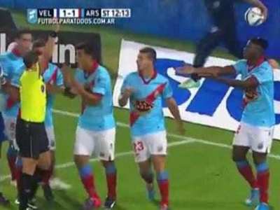 Futbol sahalarında bu da görüldü!