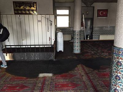 Almanya'da cami kundaklandı