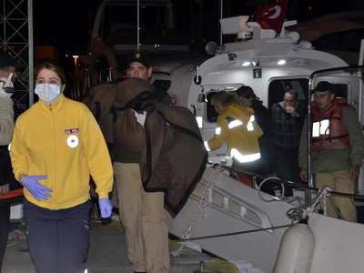 Bodrum'da kaçakları taşıyan tekne battı