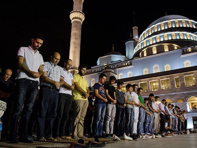 "Üç aylar" yarın başlıyor