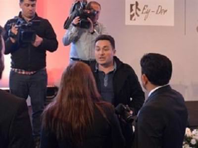 Cihan muhabiri istenmediği yerde olay çıkardı