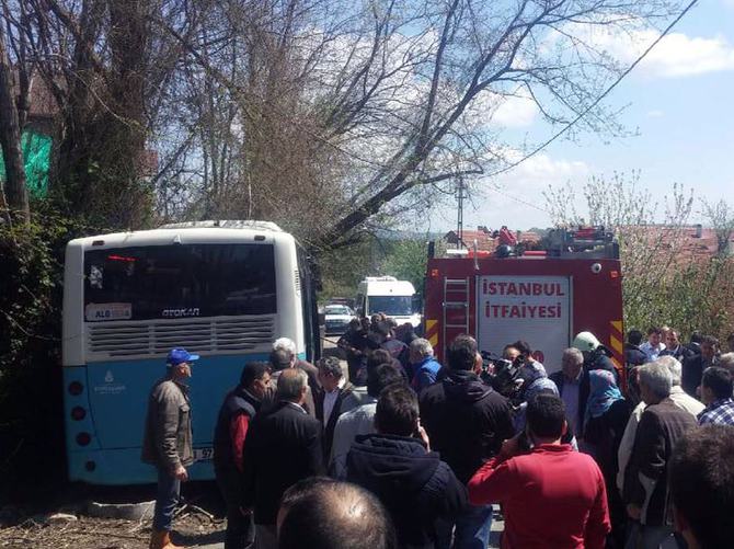 Özel Halk Otobüsü yol kenarındaki kadınları ezdi;1 ölü 1 yaralı