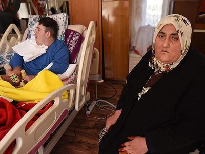 Gülsüm anne yüz felci oldu