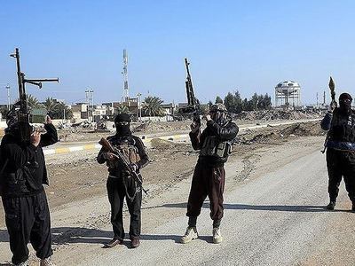 DAEŞ Enbar'da 142 askeri öldürdü