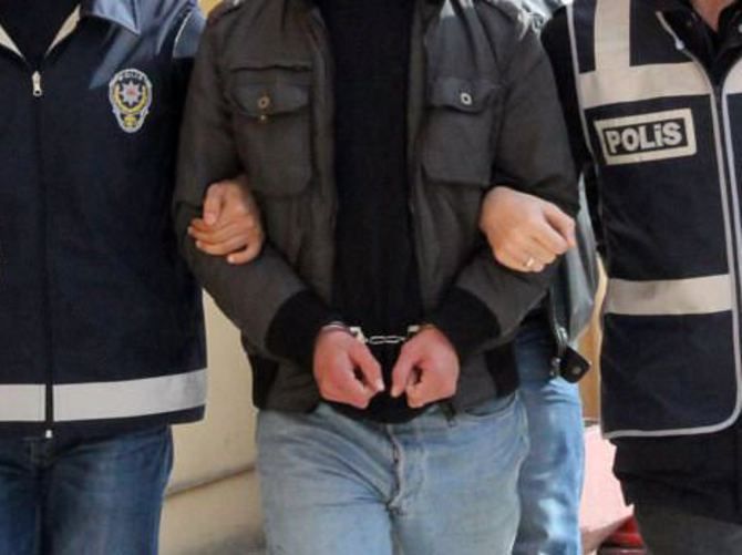 Yasa dışı dinleme operasyonunda 17 polis gözaltına alındı