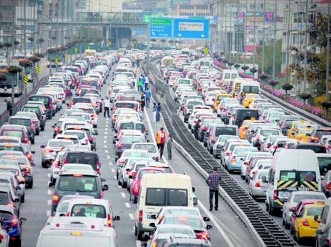 İstanbul'da yarın bu yollar trafiğe kapatılacak