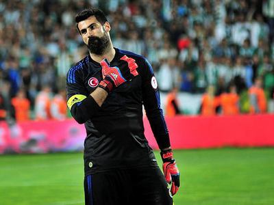 Volkan'a 'Vatan Haini' tepkisi!