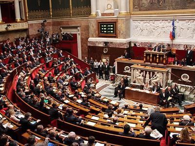 Fransa'da yeni istihbarat yasası onaylandı