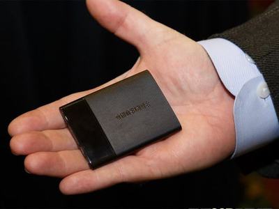 "Samsung T1" ile kartvizit boyutunda 1 TB!