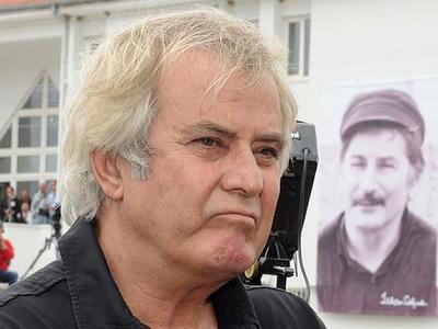 Sanatçı Tarık Akan talimatla ifade verdi