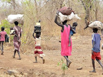 Güney Sudan'da 100 bin kişi evini terk etti