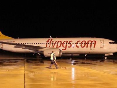 Pegasus uçağına bomba ihbarı asılsız çıktı