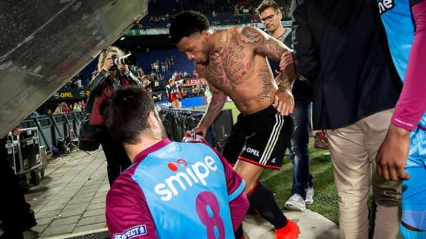 Colin Kazım, rakibine yumruk attı