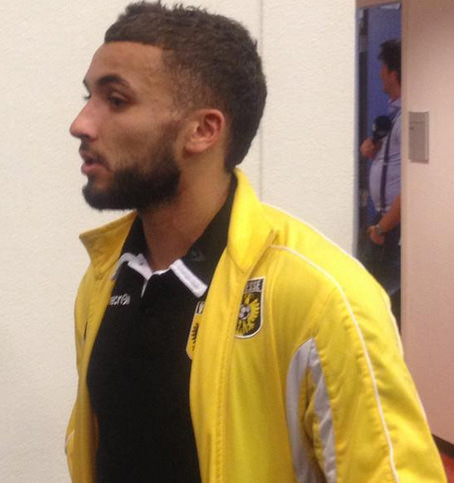 Colin Kazım, rakibine yumruk attı