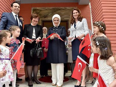 Emine Erdoğan Tiran'da kreş açılışına katıldı