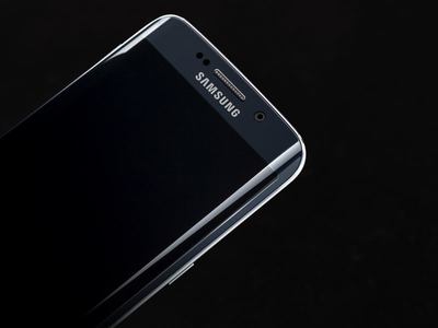 Samsung'dan Galaxy S6 Edge'e Iron Man makyajı