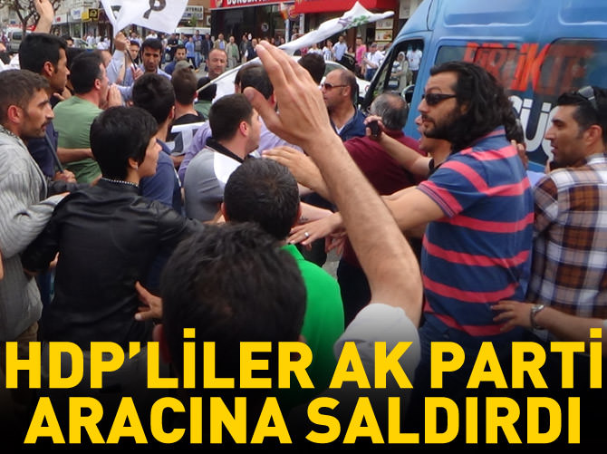 HDP'liler AK Parti aracına saldırdı