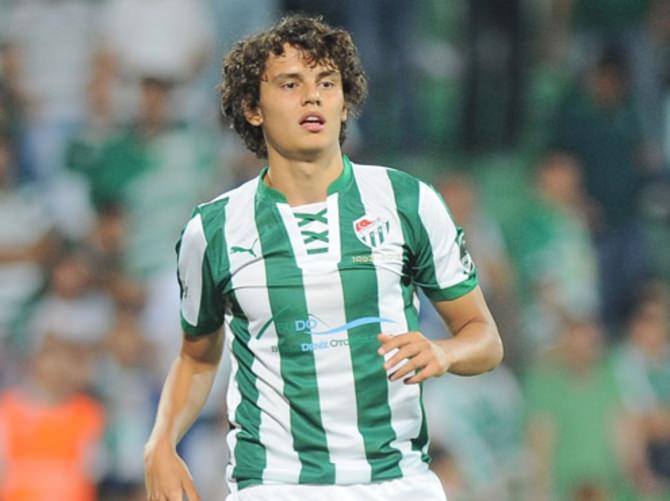 Chelsea'den Enes Ünal bombası!