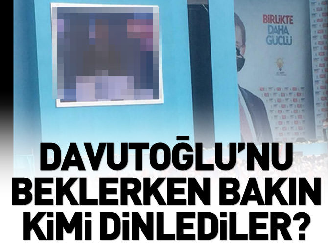 Ak Parti Maltepe mitinginde Mursi'nin konuşması dinletildi