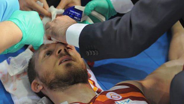 Galatasaray, Fenerbahçe derbisinde üç sakat birden verdi - 1