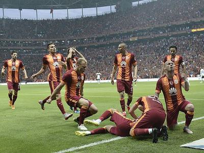 Galatasaray 2-0 öne geçti