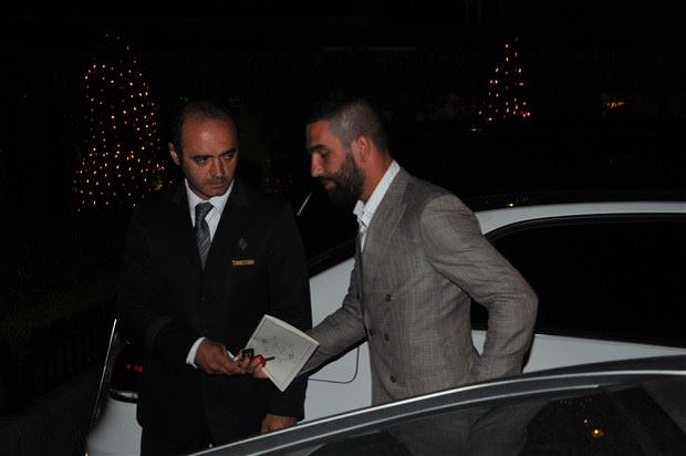 Arda Turan Yeni Ferrarisiyle Hız Yaptı Plakasını Düşürdü - 4