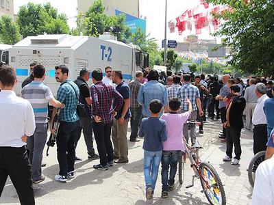 Siirt'te AK Partililere saldırı