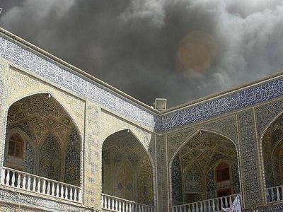 Suudi Arabistan'da camiye bombalı saldırı