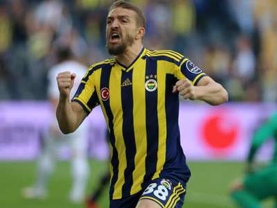 Caner Erkin ameliyat edildi