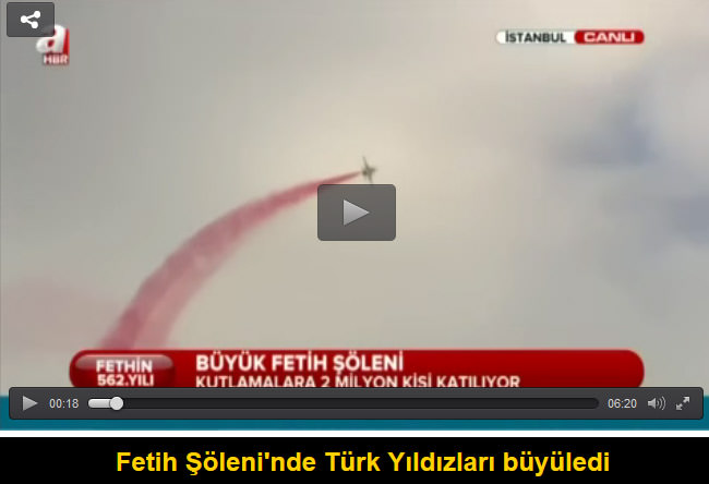 Fetih kutlamalarında akrobasi timinden dev gösteri