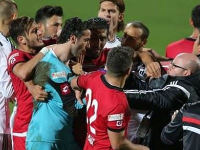 Başkentte maç bitti saha karıştı
