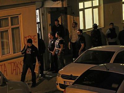 İstanbul'un 8 ilçesinde DHKP-C operasyonu