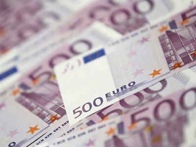 Euro 2015 yılının en yüksek düzeyine çıktı