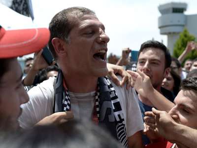 Slaven Bilic alkışlarla ve omuzlarda uğurlandı