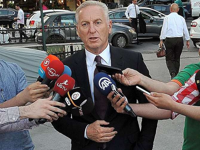 Ali Dürüst sürprizi!