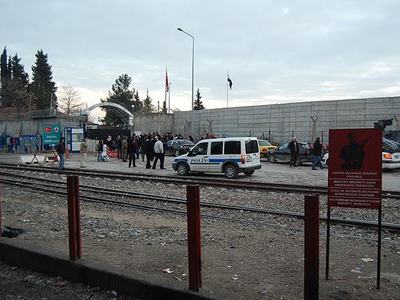 Türkmenlerin Türkiye'ye alınmadığı iddiasına yalanlama