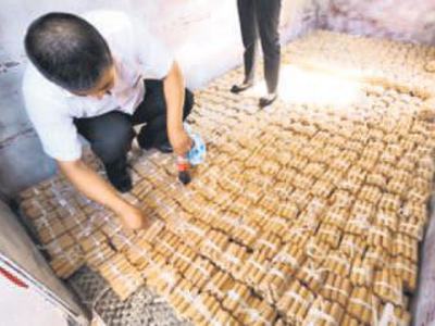 4 ton bozuk parayla otomobil satın aldı!