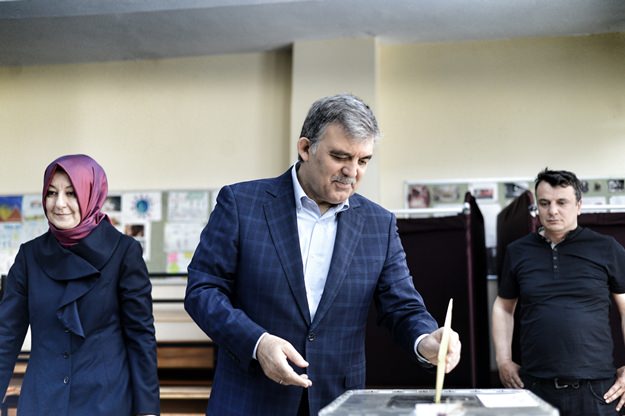 11. Cumhurbaşkanı Abdullah Gül ve eşi oyunu kullandı - 1