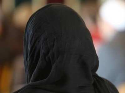 Başörtülü kadına çirkin saldırı