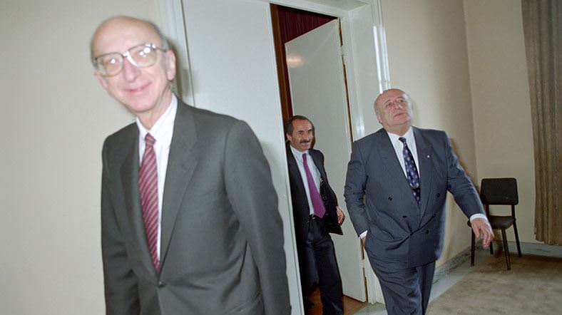 Türkiye’nin ’imkânsız’ koalisyonları Koalisyon nedir?, Azınlık hükûmeti nedir?, Güvenoyu nedir?, Muhtemel hükümet senaryoları