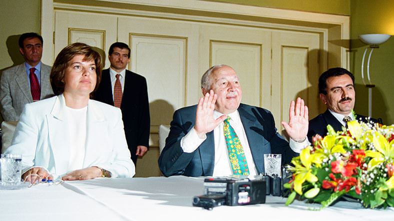 Türkiye’nin ’imkânsız’ koalisyonları Koalisyon nedir?, Azınlık hükûmeti nedir?, Güvenoyu nedir?, Muhtemel hükümet senaryoları