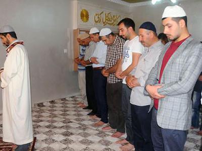 7'nci sınıf öğrencisi okula mescit yaptırdı