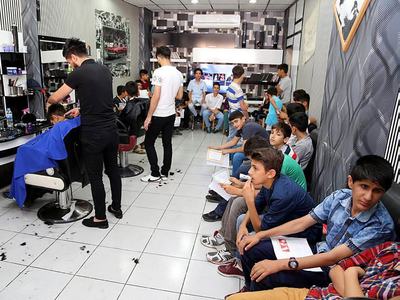 Başarı belgesini getirene ücretsiz tıraş