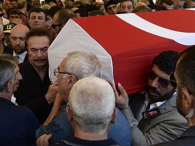 Oyuncu Sümer Tilmaç son yolculuğuna uğurlandı