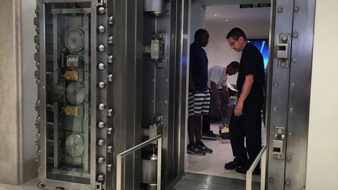 100 yıllık banka Apple Store’a dönüştü - 1