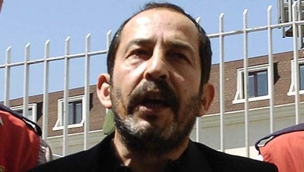 Nuri Ergin’in oğlu Anıl Ergin havuz keyfinde yakalandı