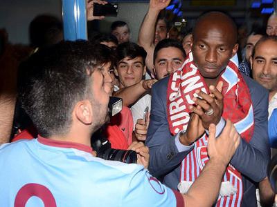 Trabzonspor'a M'bia'dan 'imza parası' şoku