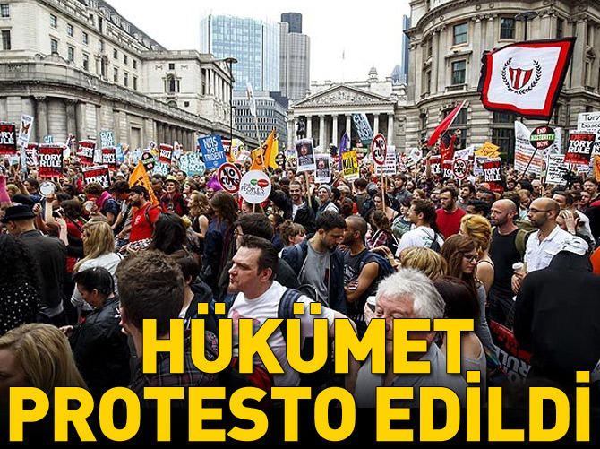 İngiltere'de hükümet protesto edildi
